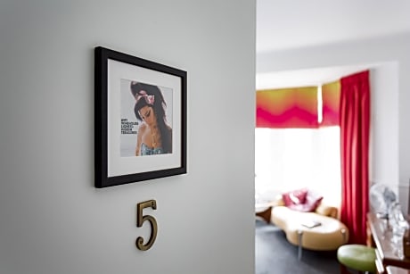 Superior King Room with Side Sea View