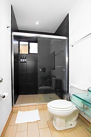 Deluxe Room (2 Adults + 1 Child)
