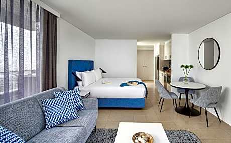 Studio Ocean Luxe Suite