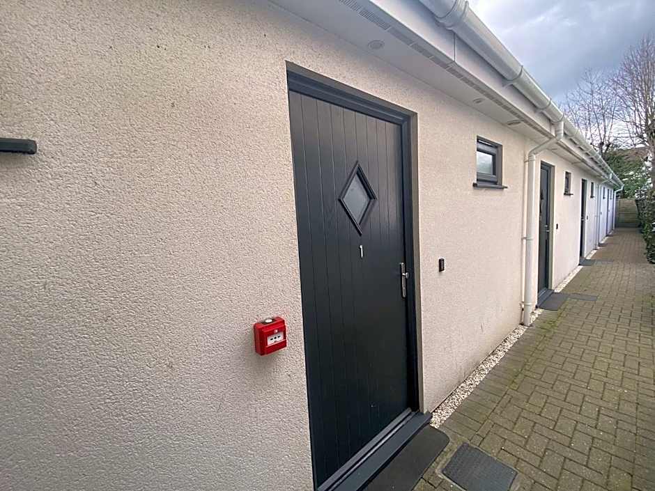 Deepcut Lodge Bed & Breakfast Self Service