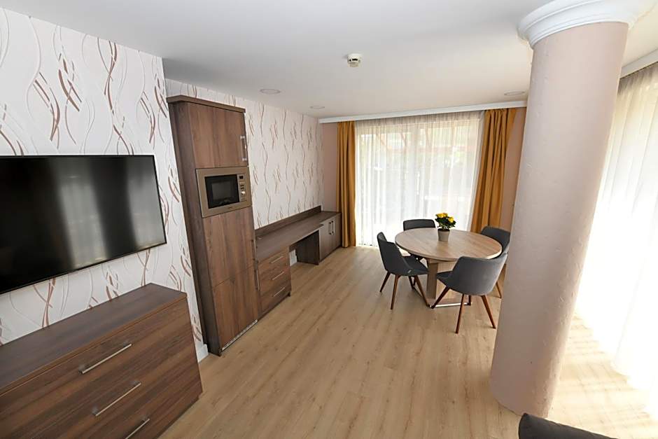 Jade Hotel-Ezüsthíd Hotel