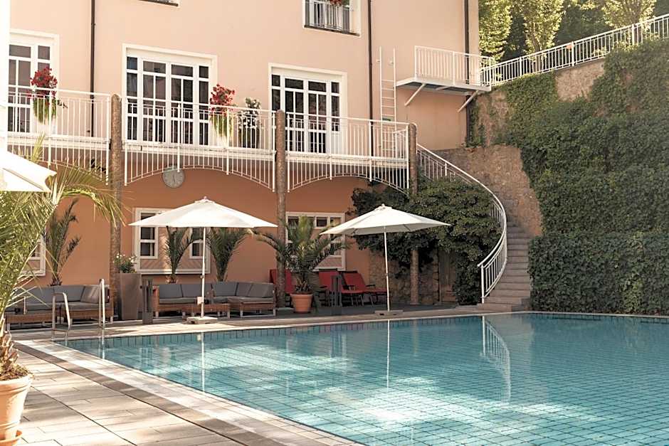 MAXIMILIAN Grand Hotel