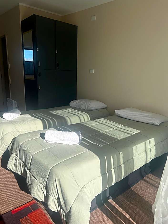 Beachcomber Lodge & Backpacker