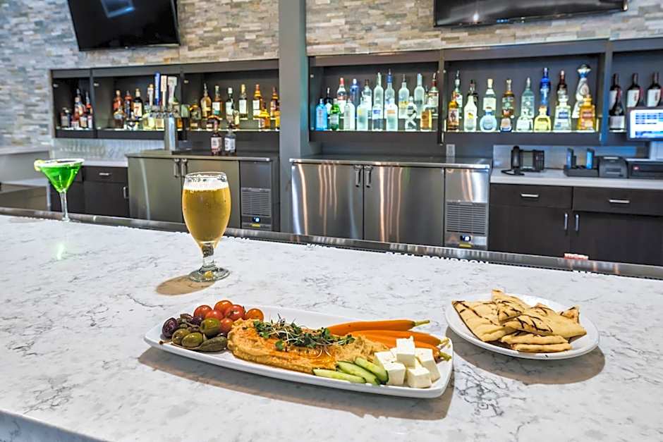 Holiday Inn & Suites Silicon Valley - Milpitas by IHG