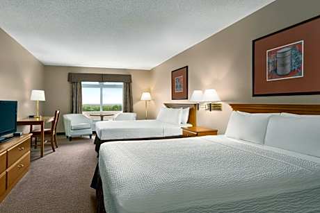 Queen Room with Two Queen Beds - Non-Smoking