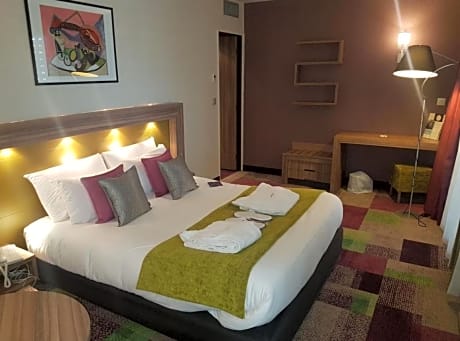 Standard Room With 1 Double Bed, With Balcony Non Refundable