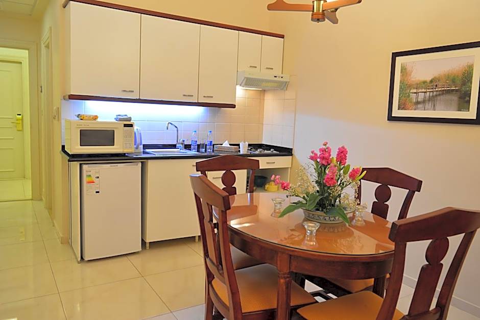 Comfort Hotel Suites