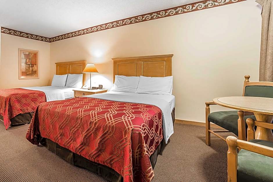 Econo Lodge Inn & Suites Kalispell - Glacier National Park Gateway