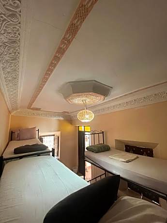 Bed in 6-Bed Mixed Dormitory Room