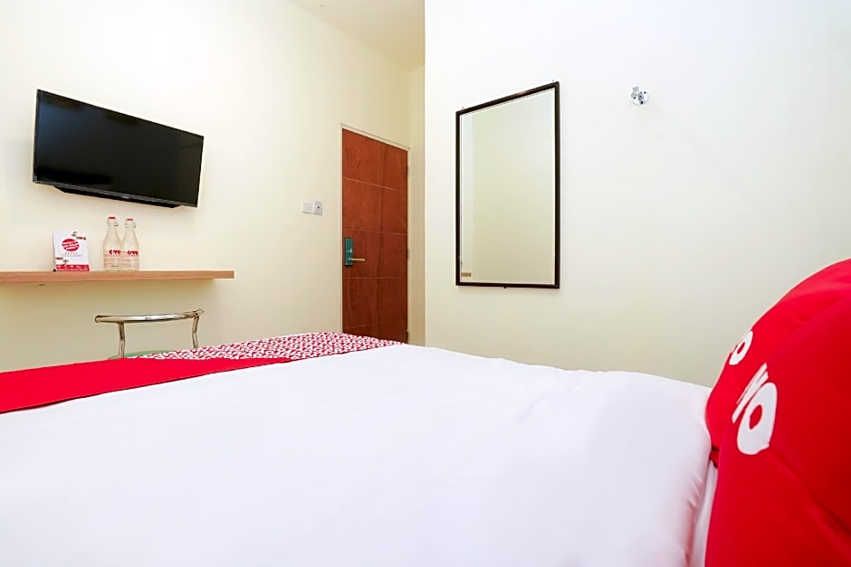 OYO Flagship 3688 Pot Art