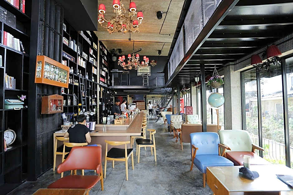 Quip Bed & Breakfast Phuket Hotel