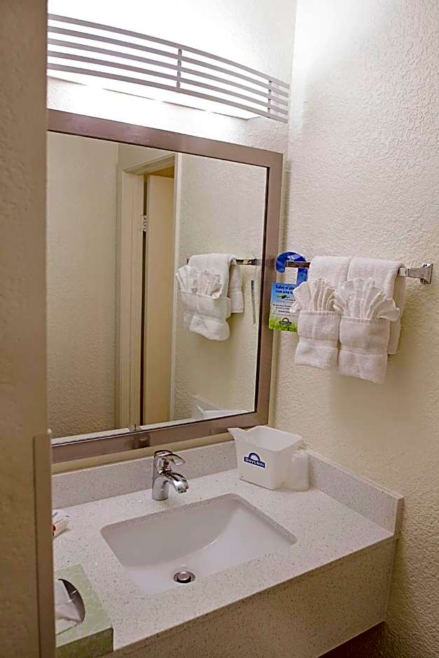 Days Inn by Wyndham Greenville