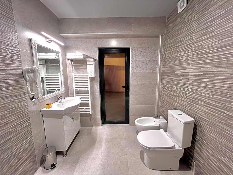 Хотел Антик