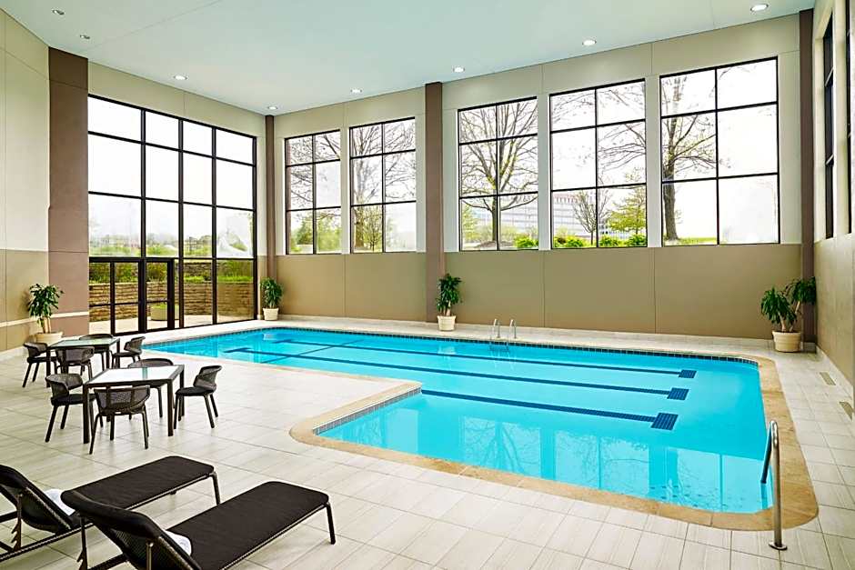 Sheraton Lisle Naperville Hotel