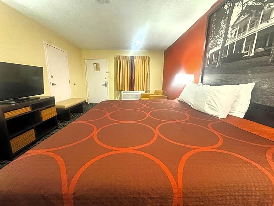 Super 8 by Wyndham Hattiesburg South