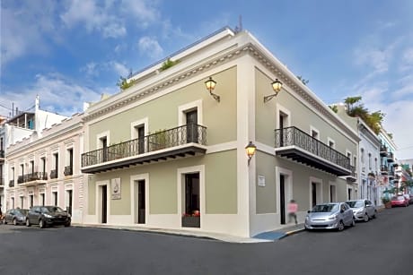 Decanter Hotel