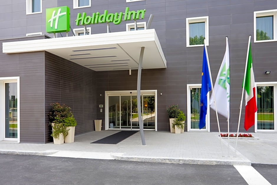 Holiday Inn Milan Nord Zara, an IHG Hotel, Cinisello Balsamo. Rates from  EUR43.