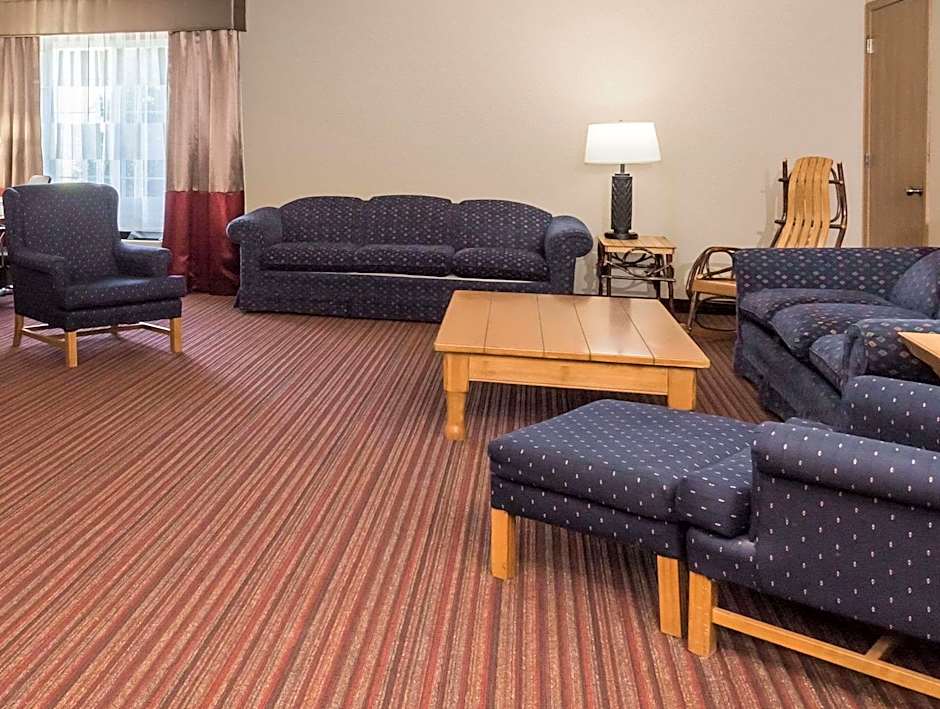 Baymont by Wyndham Mequon Milwaukee Area