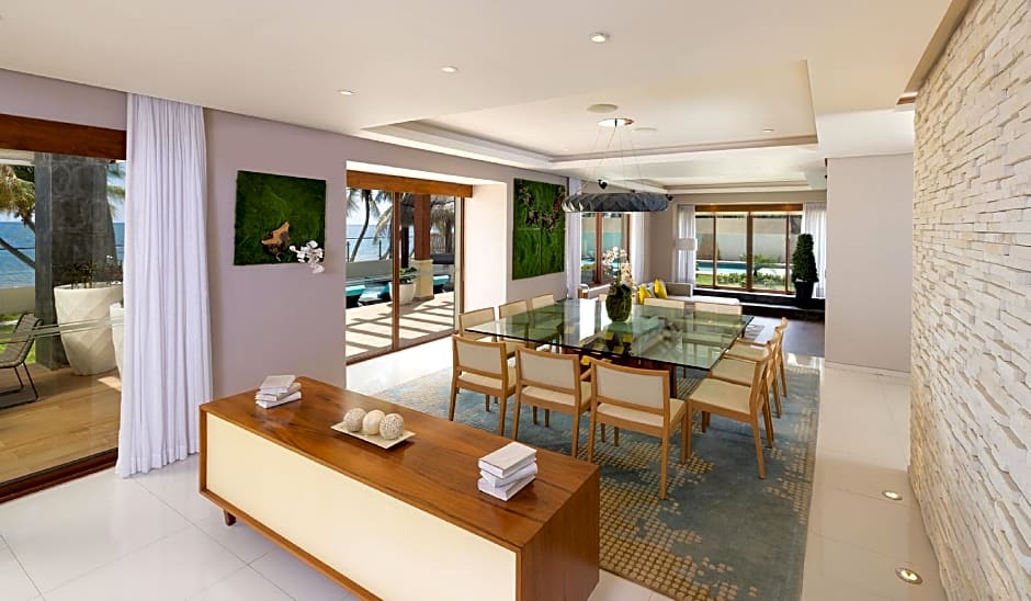 Azul Villa Esmeralda, by Karisma
