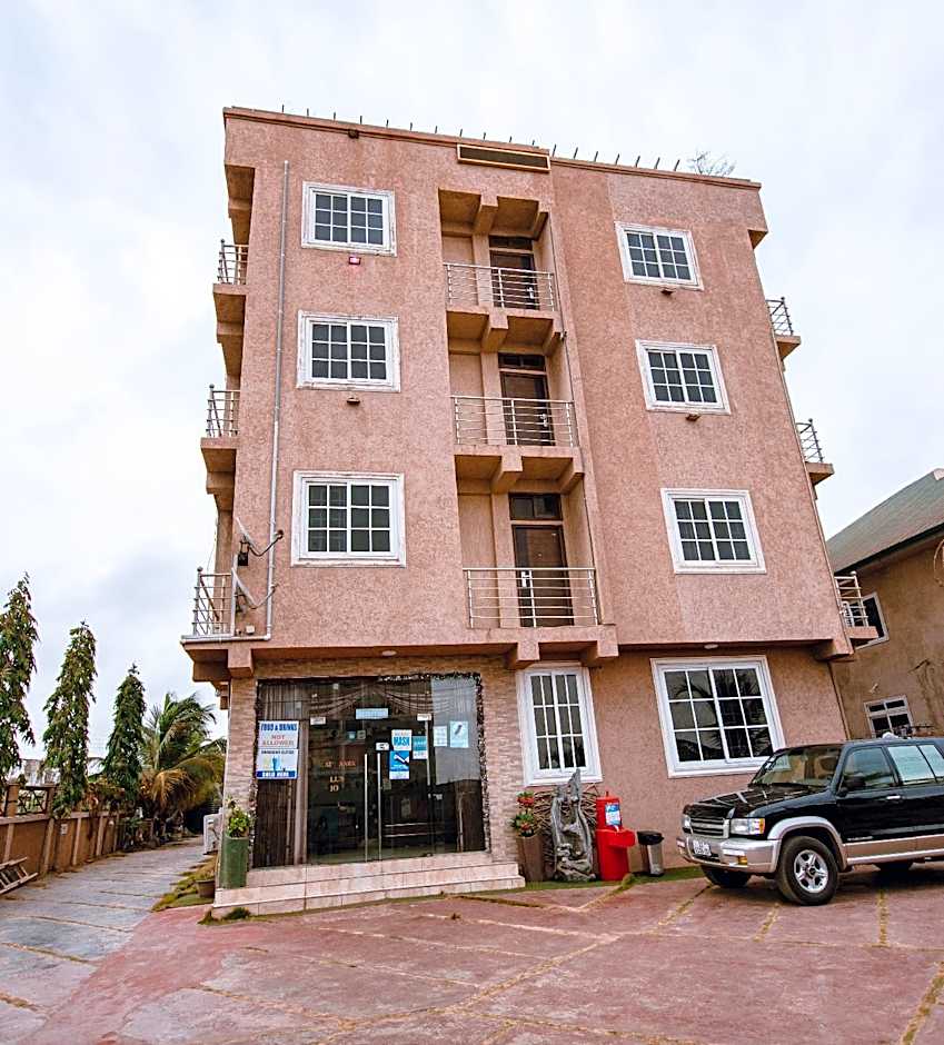Plus 33 Hotel