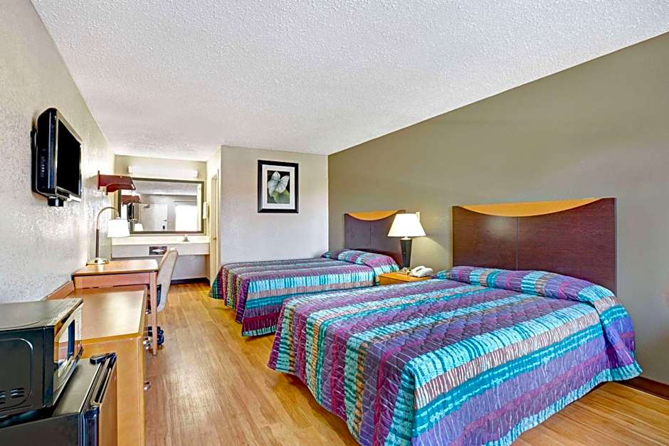 Super 8 by Wyndham Fredericksburg