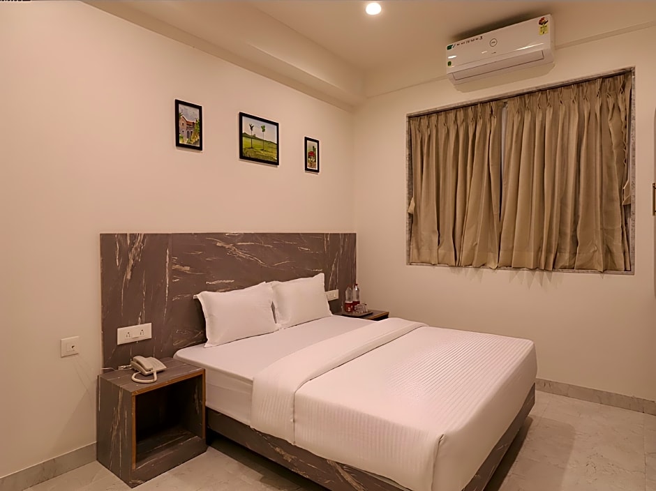 Hotel Jay Palace Inn, Solapur 