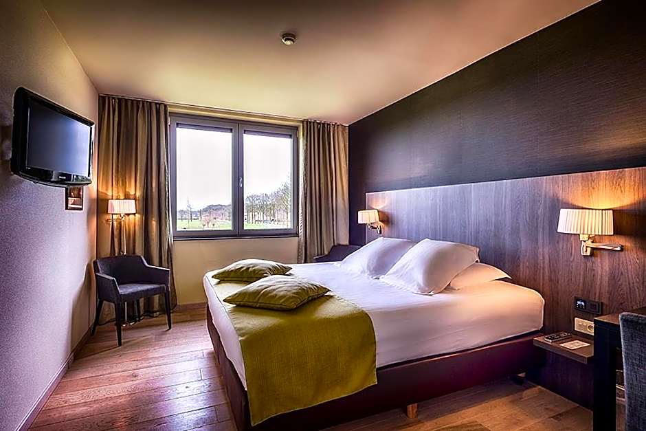 Cleythil Hotel