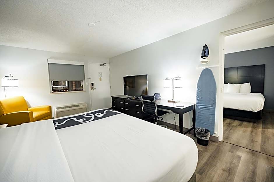 La Quinta Inn & Suites by Wyndham Tampa-Near Busch Gardens