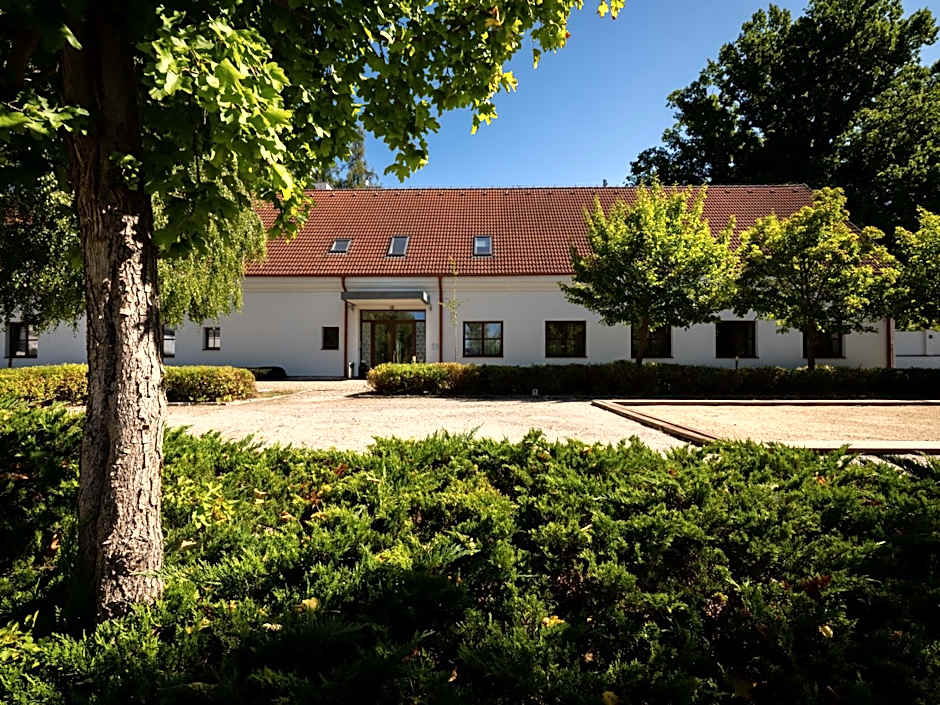 Depandance - vedlejší budova u Zámku Třešť
