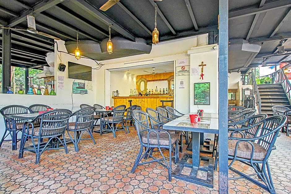 FabExpress Golden Nest Deluxe – Calangute, 