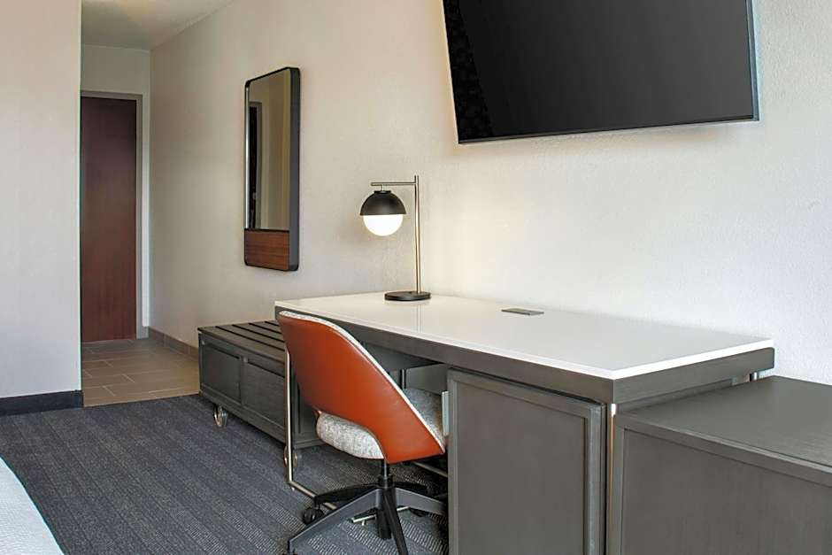Courtyard by Marriott Wichita East