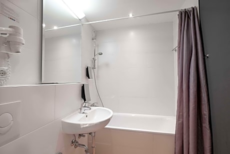 Queen Room - Non Smoking