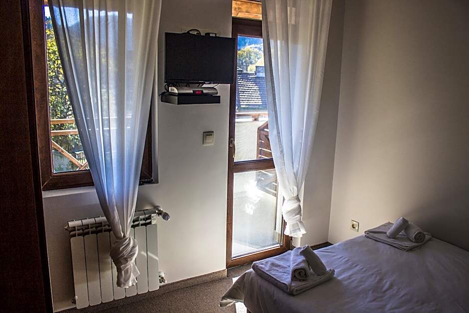 Trigrad Hotel