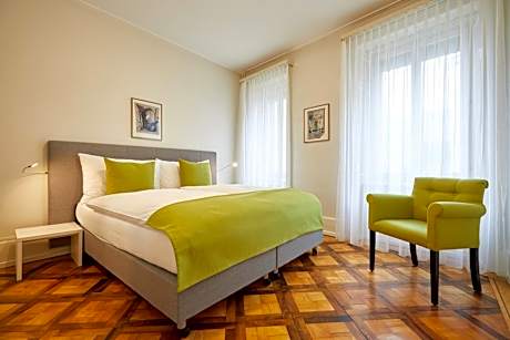 Family Apartment with Lake View