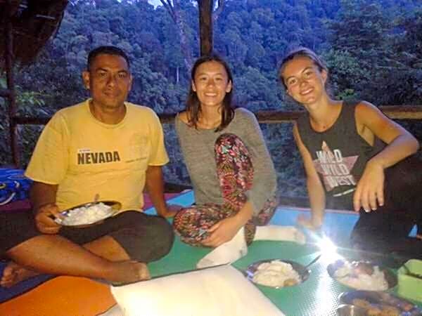 ORANGUTANTREKSUMATRA & LOVELY JUNGLE LODGE only book IF you are treking with us