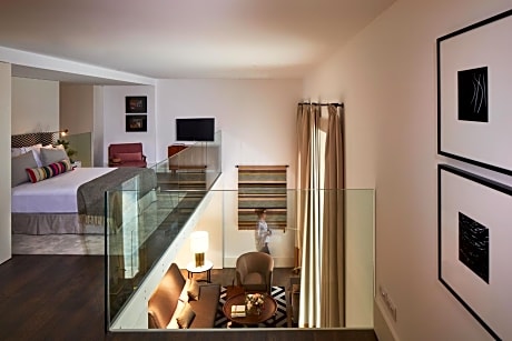 Mezzanine Suite