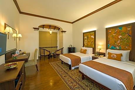 Royal Premier Lake View Twin