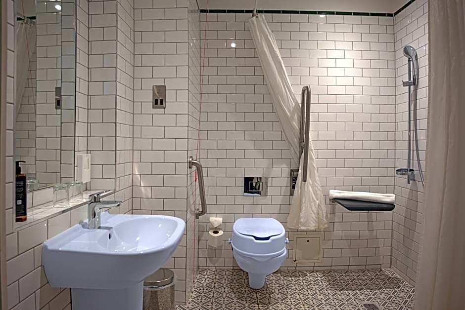 Bristol Grand Hotel By Sunday