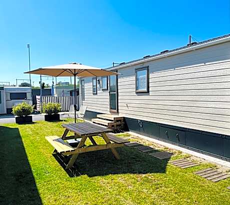 Luxury seaside cottage 29