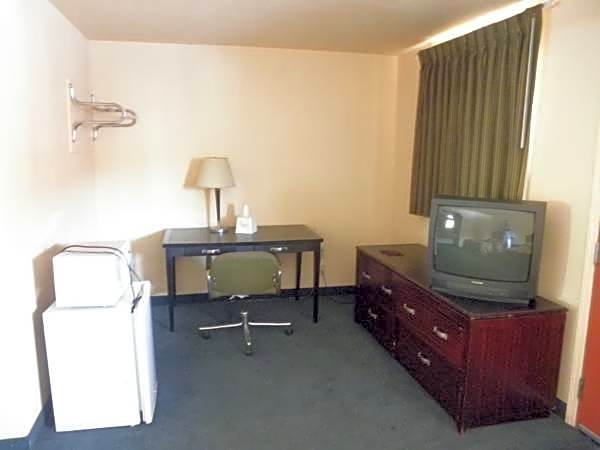 Rodeway Inn & Suites New Orleans East