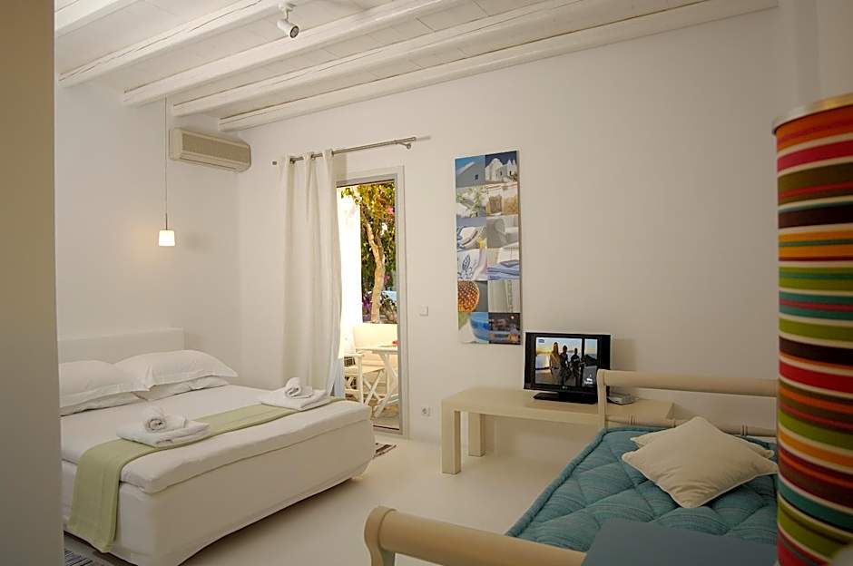 Kapetan Tasos Suites