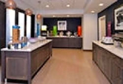 Hampton Inn & Suites Albany-East Greenbush, NY