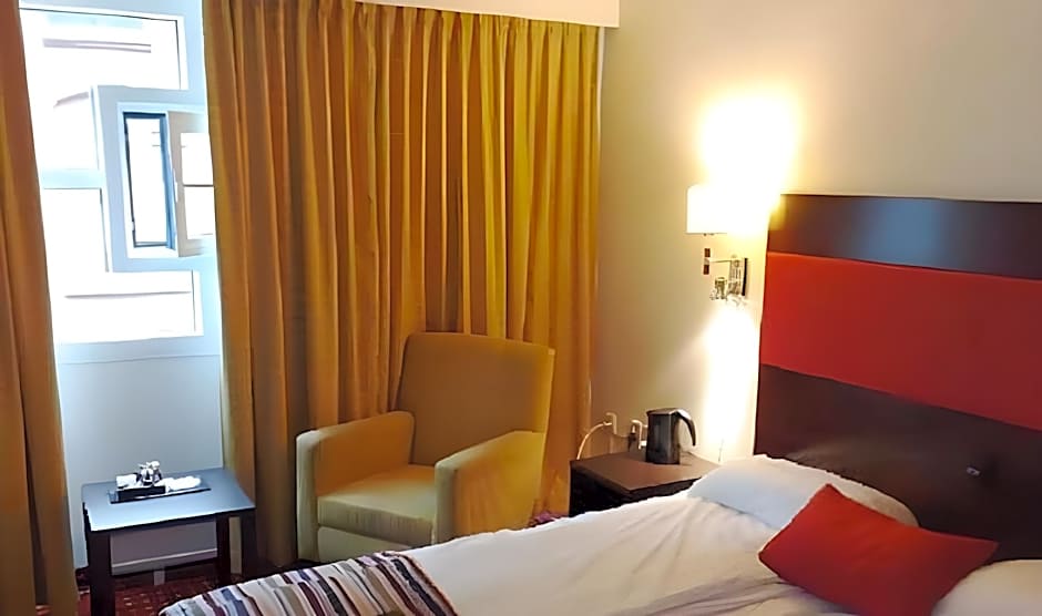 Hotel the Embassy – Srinagar, PA