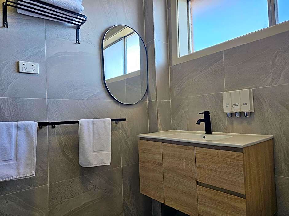 Country Lodge Motor Inn