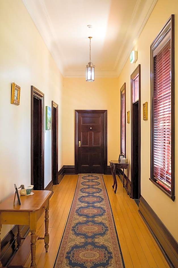 Petersons Armidale Winery and Guesthouse