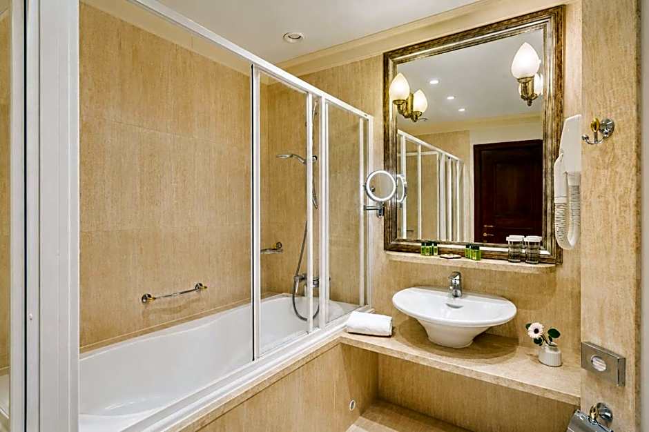 Crystal Palace Boutique Hotel