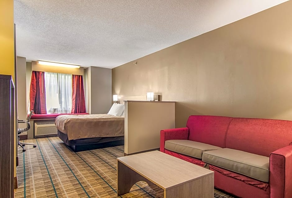 Quality Inn & Suites Grove City-Outlet Mall