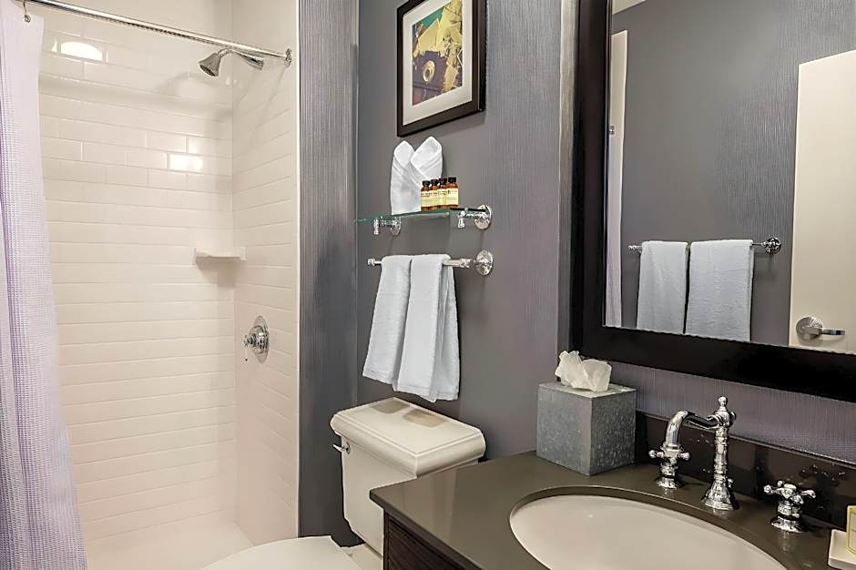 enVision Hotel Boston-Everett