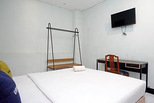 Urbanview Hotel Sayang Makassar