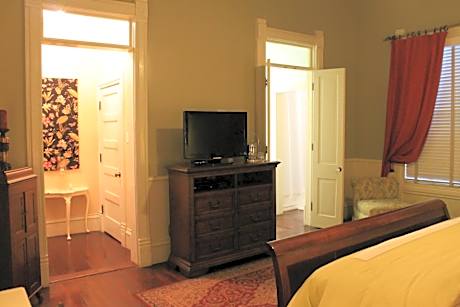 Suite with Garden View